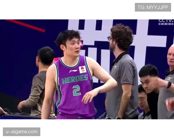 杨昊这身出街，把我三个月工资当配饰，我笑着哭